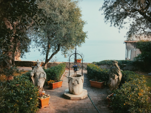 Visit Sirmione in Lake Garda | Girl Going Global