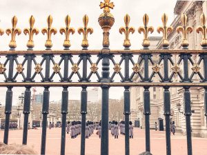 10 FREE things to do in London The Changing Guards of Buckingham Palace